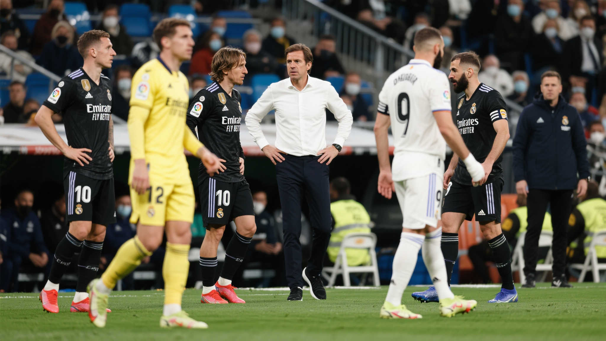 伤病缠身的皇家马德里对阵帕丘卡,阿隆索重用21岁新星 本赛季以来,皇家马德里的表现可谓起伏不定,由于伤病